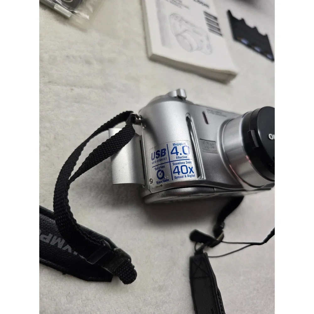 Olympus Camedia C-750 Ultra Zoom 4MP Digital Camera Bundle Silver Y2K Vintage